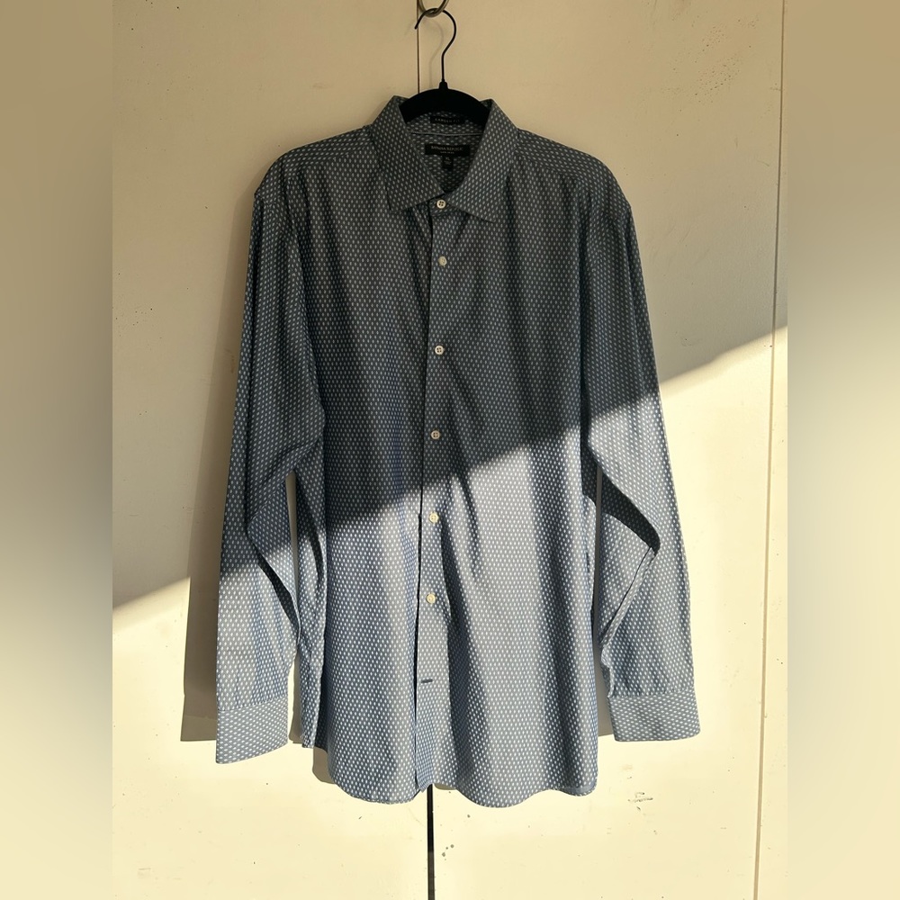 Banana republic Camden fit size XL button up long sleeve diamond pattern